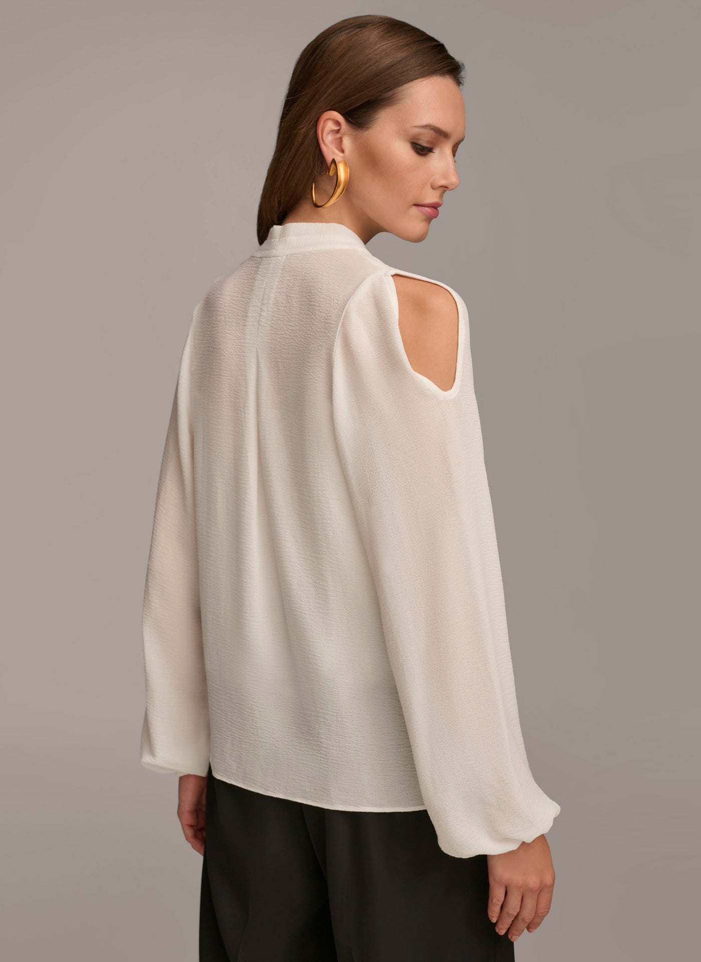 (image for) EFFICIENT COLD SHOULDER BLOUSE 